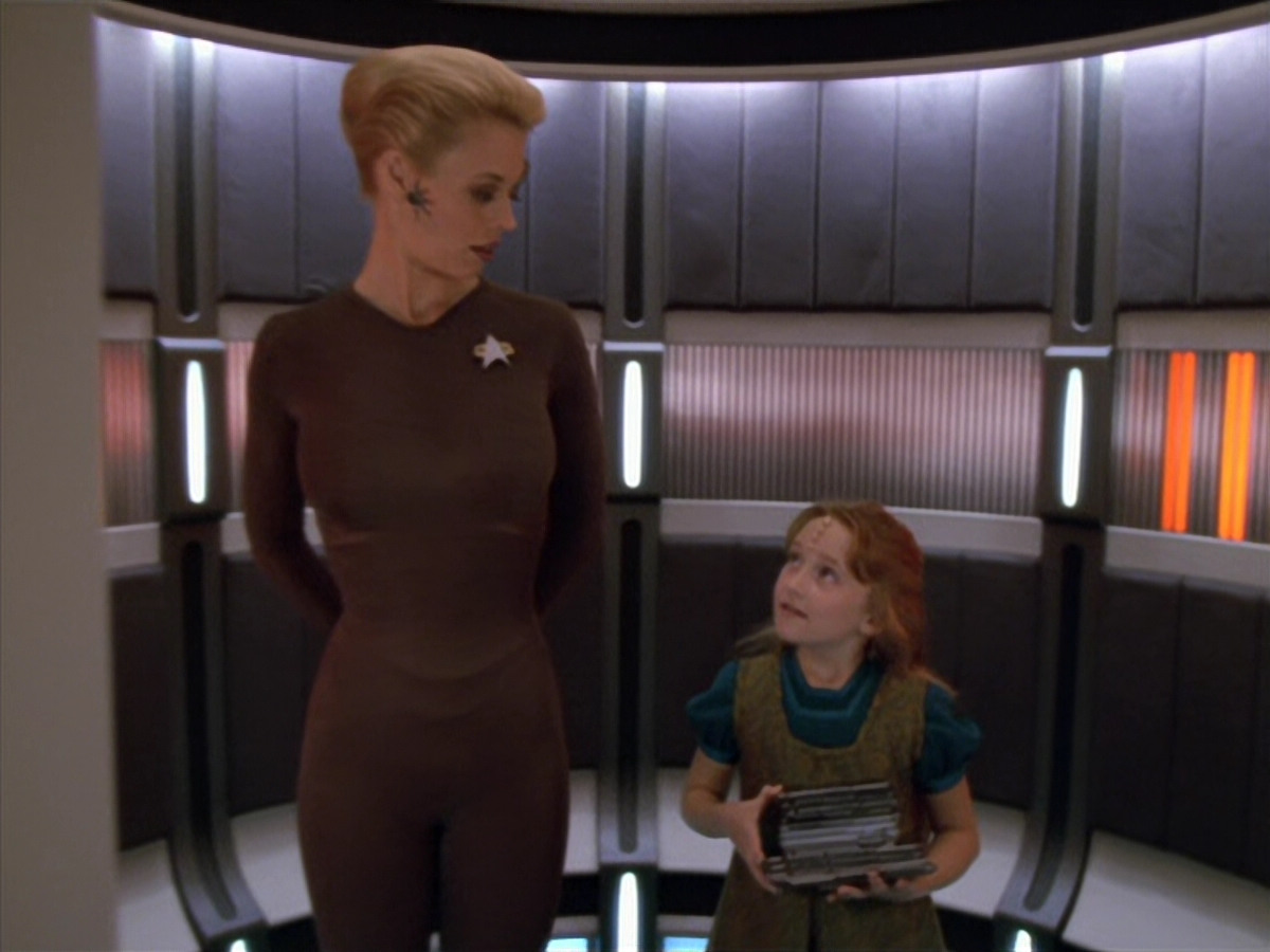 extant_StarTrek_VOY_5x07-InfiniteRegress_03800.jpg