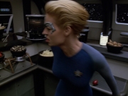 extant_StarTrek_VOY_5x07-InfiniteRegress_00105.jpg