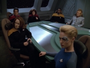 extant_StarTrek_VOY_5x07-InfiniteRegress_00301.jpg