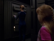 extant_StarTrek_VOY_5x07-InfiniteRegress_00436.jpg