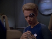 extant_StarTrek_VOY_5x07-InfiniteRegress_00706.jpg