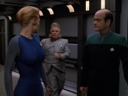 extant_StarTrek_VOY_5x07-InfiniteRegress_01375.jpg