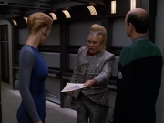 extant_StarTrek_VOY_5x07-InfiniteRegress_01378.jpg