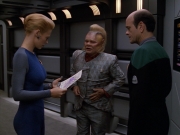 extant_StarTrek_VOY_5x07-InfiniteRegress_01382.jpg