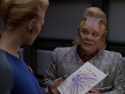 extant_StarTrek_VOY_5x07-InfiniteRegress_01393.jpg