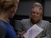 extant_StarTrek_VOY_5x07-InfiniteRegress_01394.jpg