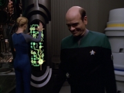 extant_StarTrek_VOY_5x07-InfiniteRegress_01459.jpg