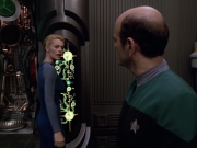 extant_StarTrek_VOY_5x07-InfiniteRegress_01495.jpg