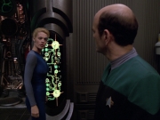 extant_StarTrek_VOY_5x07-InfiniteRegress_01496.jpg