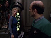 extant_StarTrek_VOY_5x07-InfiniteRegress_01501.jpg