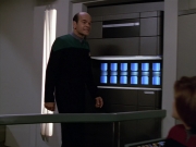 extant_StarTrek_VOY_5x07-InfiniteRegress_02598.jpg