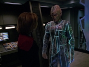 extant_StarTrek_VOY_5x07-InfiniteRegress_02746.jpg