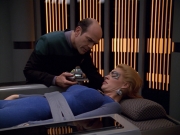extant_StarTrek_VOY_5x07-InfiniteRegress_02916.jpg