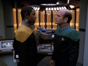 extant_StarTrek_VOY_5x07-InfiniteRegress_03162.jpg