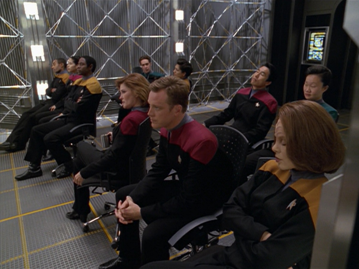extant_StarTrek_VOY_5x08-NothingHuman_00016.jpg