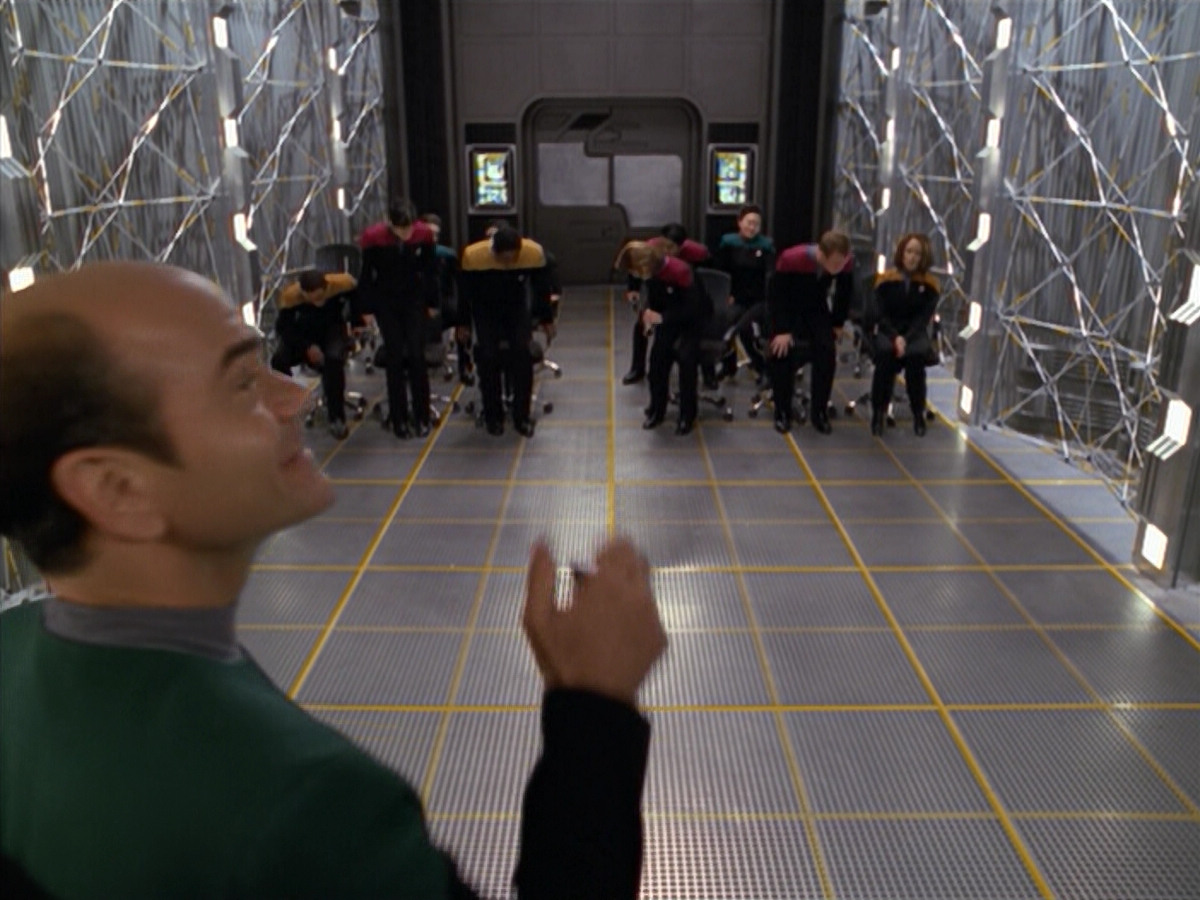 extant_StarTrek_VOY_5x08-NothingHuman_00036.jpg