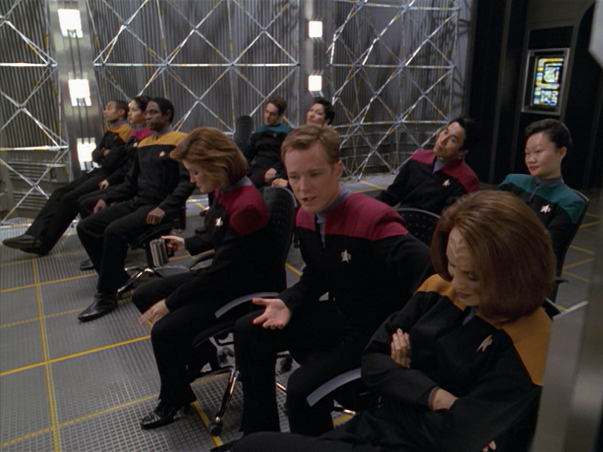 extant_StarTrek_VOY_5x08-NothingHuman_00050.jpg