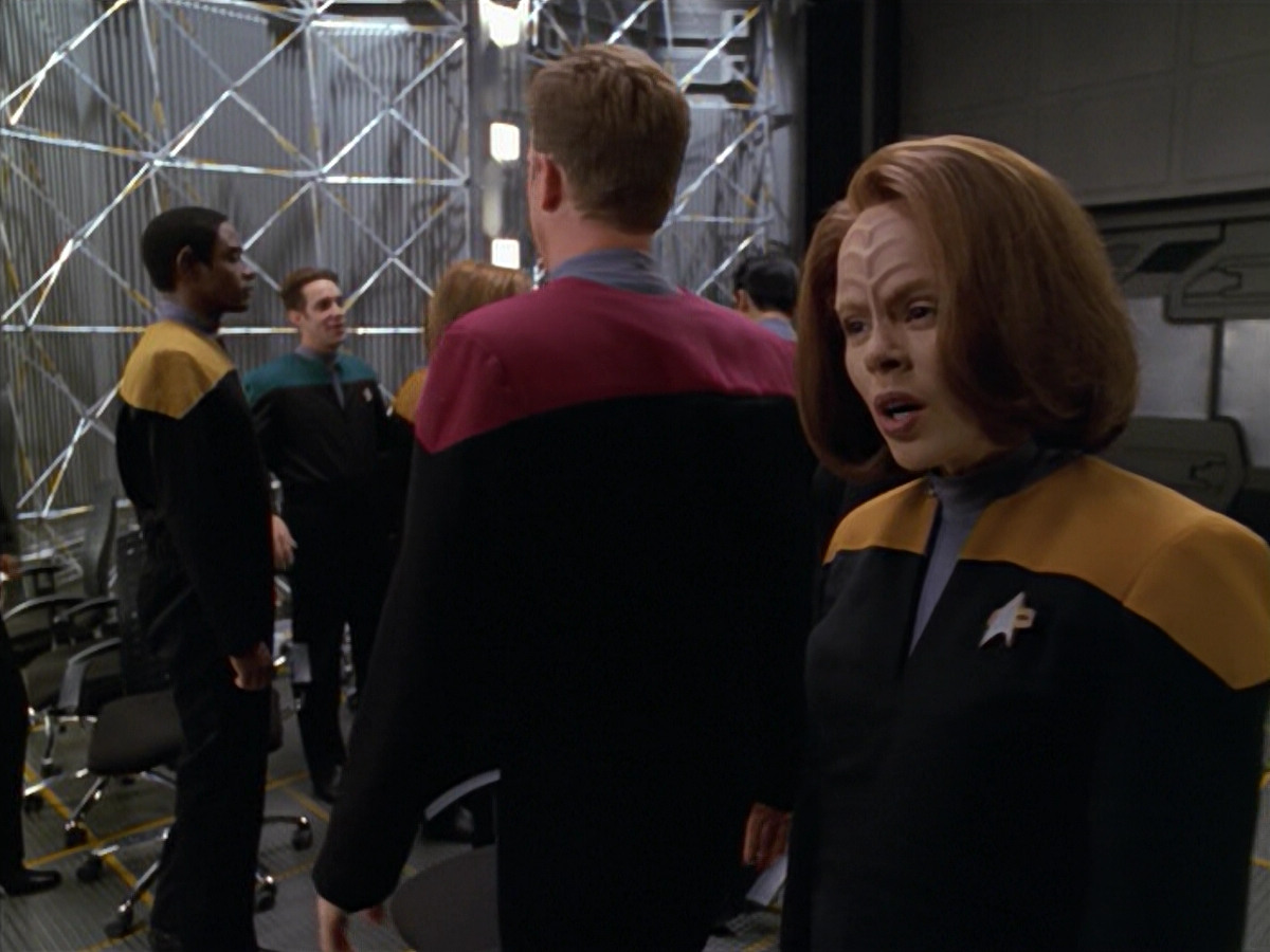 extant_StarTrek_VOY_5x08-NothingHuman_00060.jpg