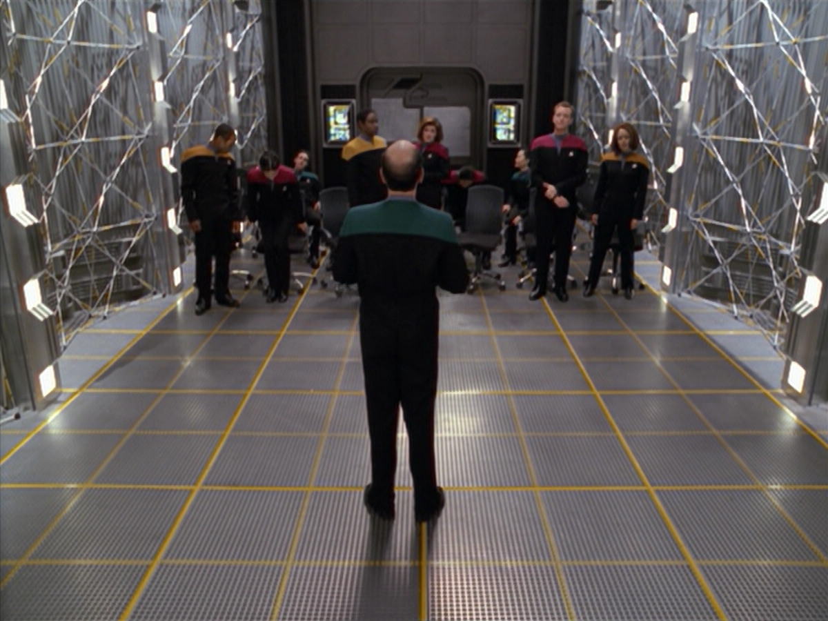 extant_StarTrek_VOY_5x08-NothingHuman_00065.jpg