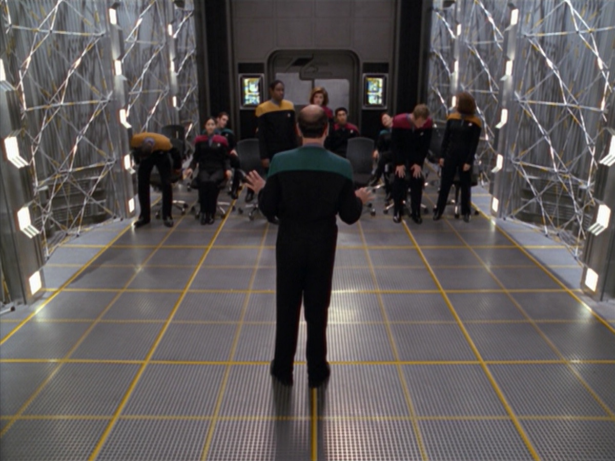 extant_StarTrek_VOY_5x08-NothingHuman_00068.jpg