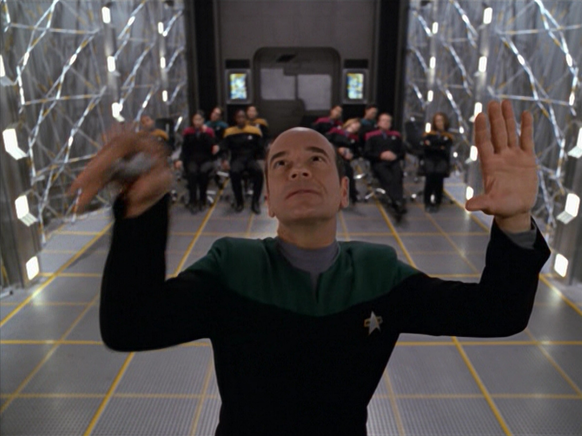 extant_StarTrek_VOY_5x08-NothingHuman_00086.jpg