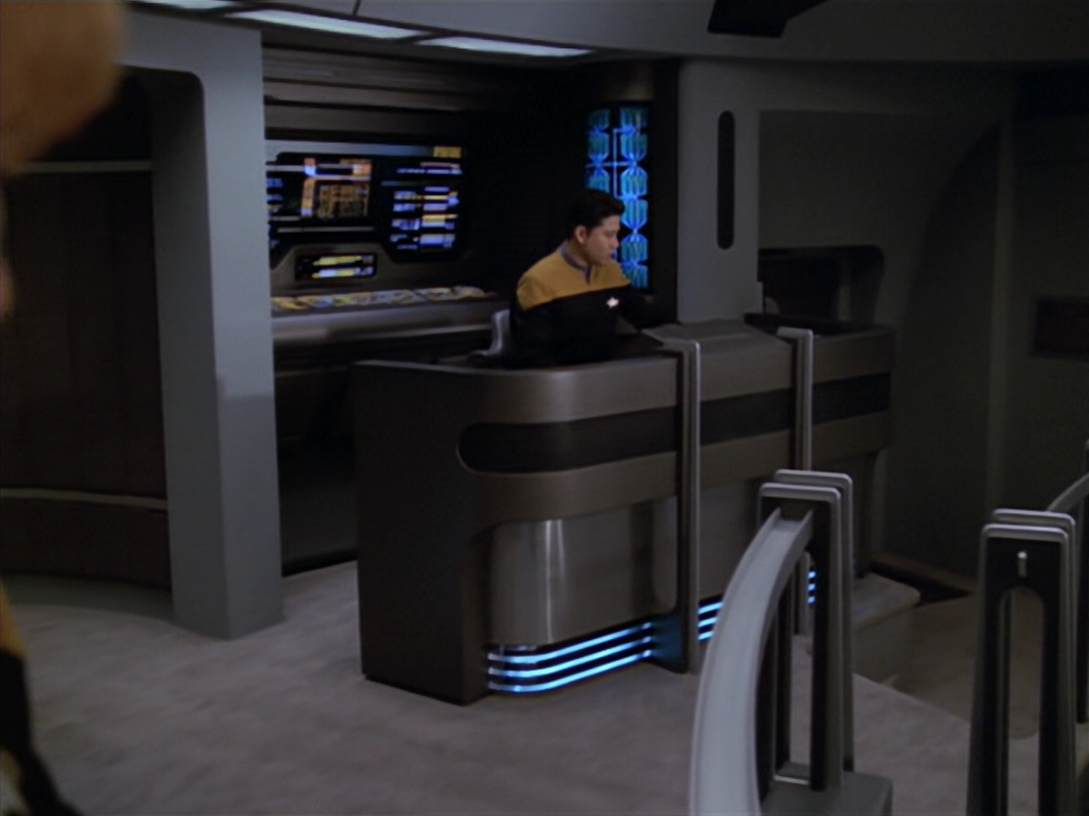 extant_StarTrek_VOY_5x08-NothingHuman_00099.jpg