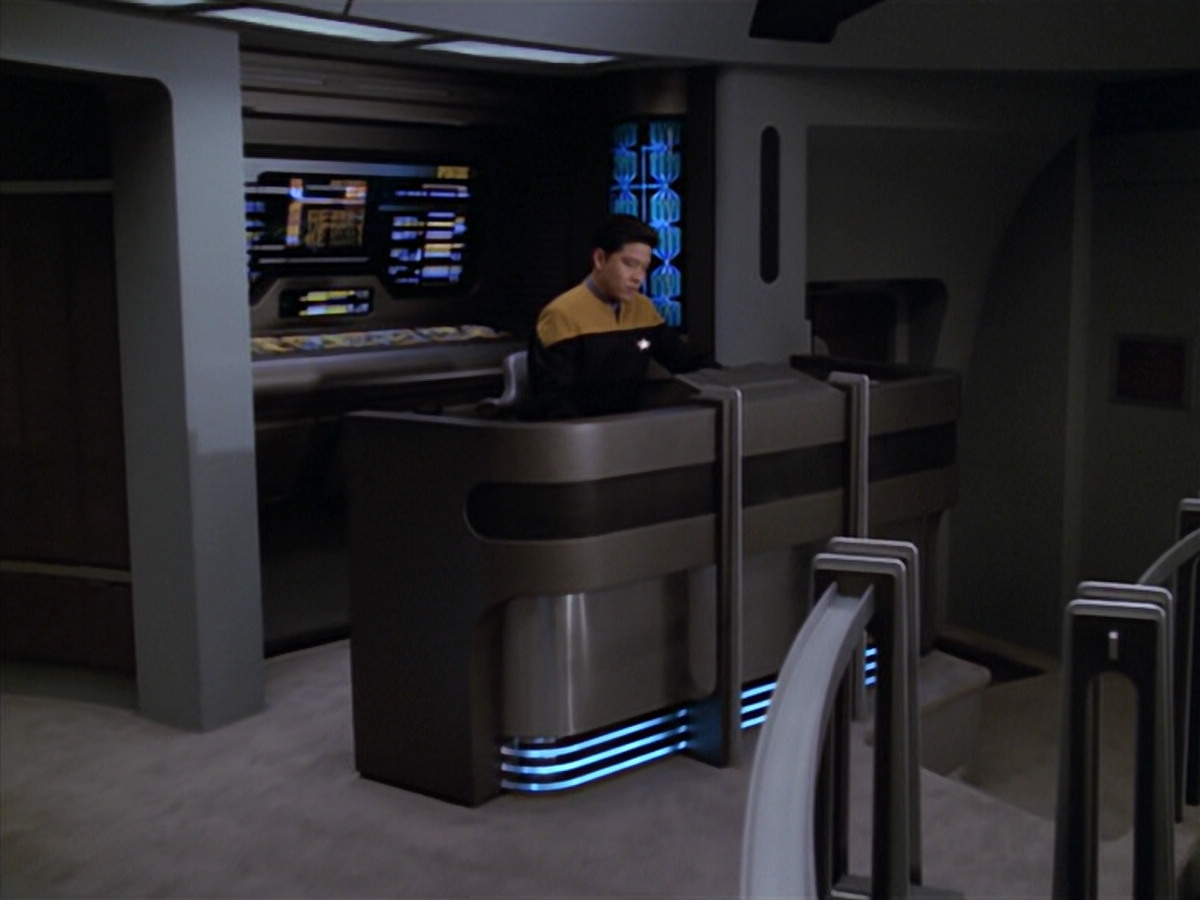 extant_StarTrek_VOY_5x08-NothingHuman_00100.jpg
