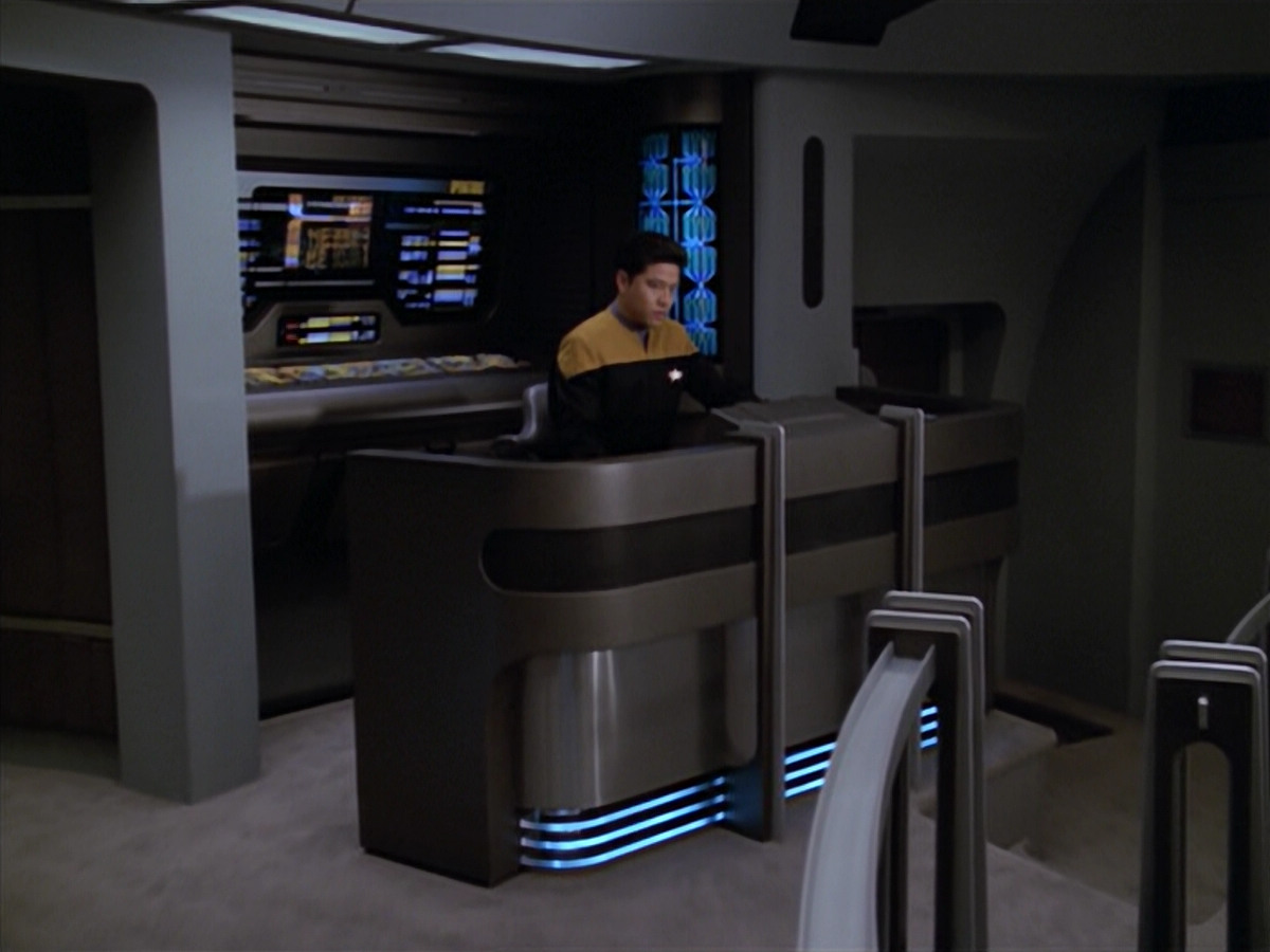 extant_StarTrek_VOY_5x08-NothingHuman_00101.jpg