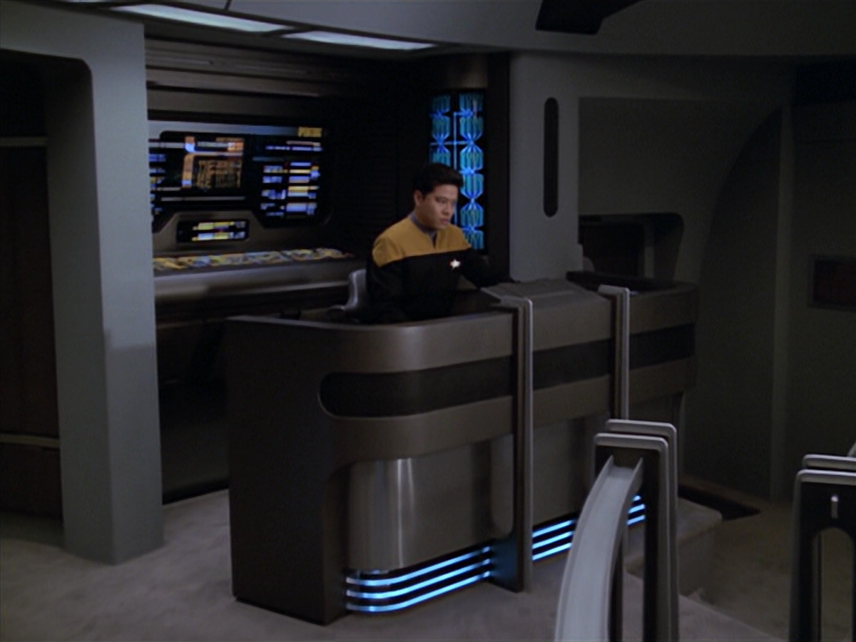 extant_StarTrek_VOY_5x08-NothingHuman_00102.jpg