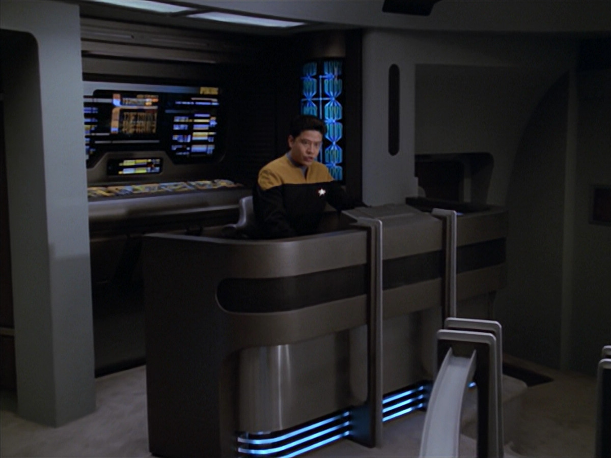 extant_StarTrek_VOY_5x08-NothingHuman_00104.jpg