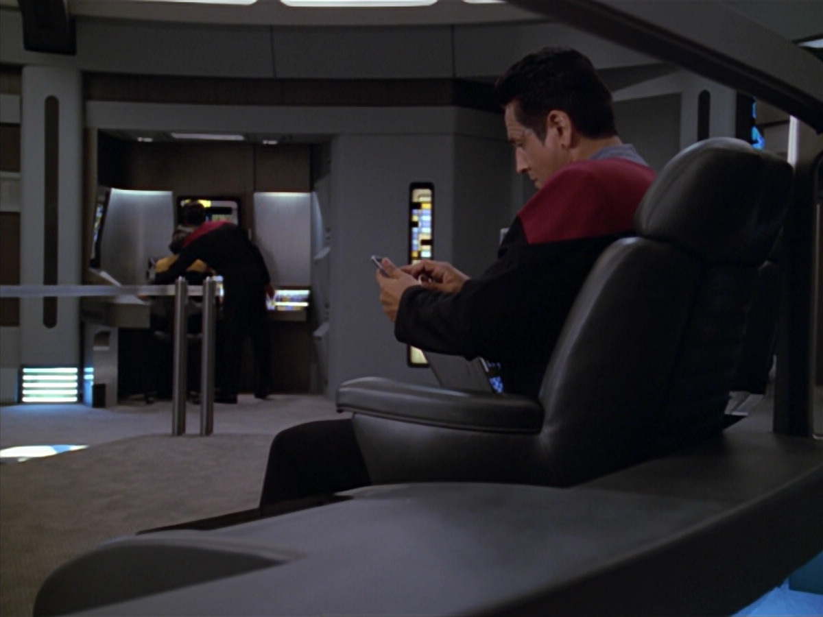 extant_StarTrek_VOY_5x08-NothingHuman_00109.jpg