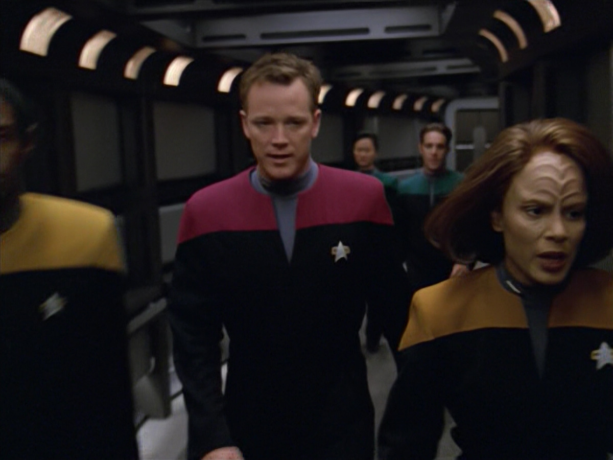 extant_StarTrek_VOY_5x08-NothingHuman_00156.jpg