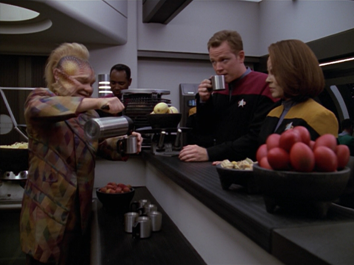 extant_StarTrek_VOY_5x08-NothingHuman_00188.jpg