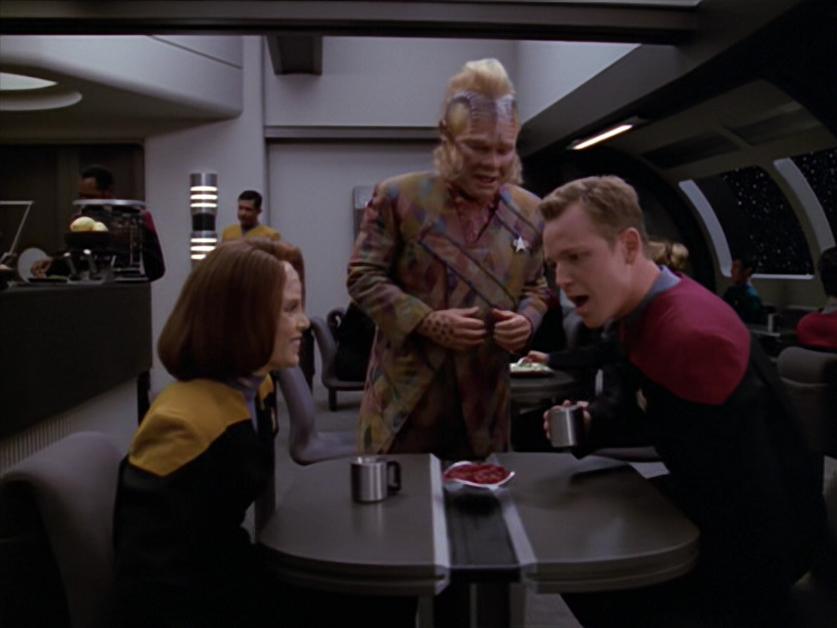 extant_StarTrek_VOY_5x08-NothingHuman_00197.jpg