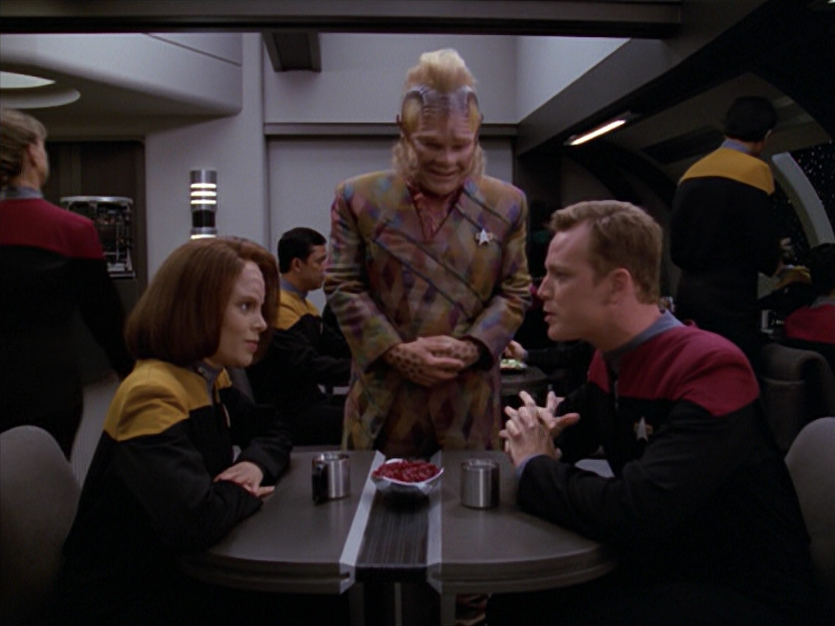 extant_StarTrek_VOY_5x08-NothingHuman_00220.jpg