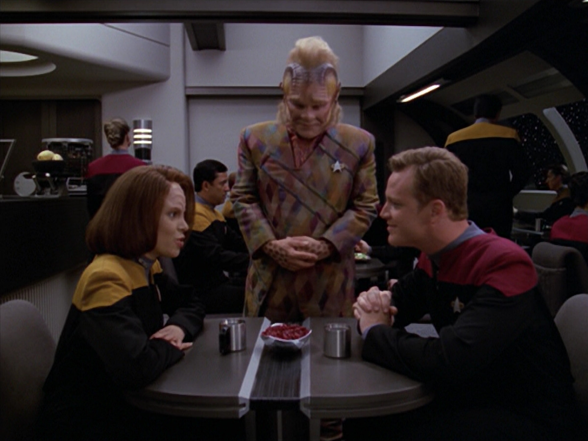 extant_StarTrek_VOY_5x08-NothingHuman_00222.jpg
