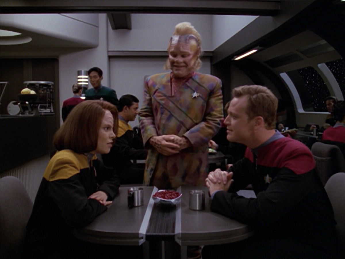 extant_StarTrek_VOY_5x08-NothingHuman_00225.jpg