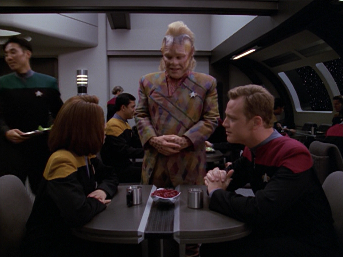 extant_StarTrek_VOY_5x08-NothingHuman_00227.jpg