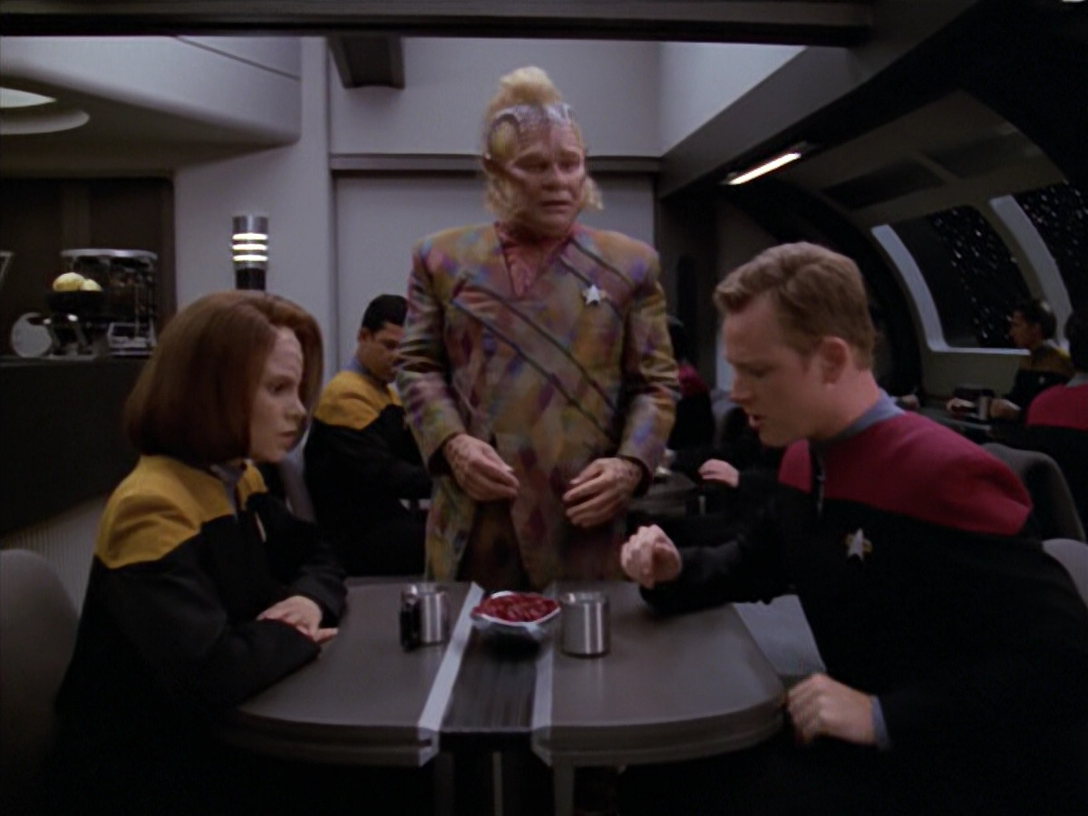 extant_StarTrek_VOY_5x08-NothingHuman_00232.jpg