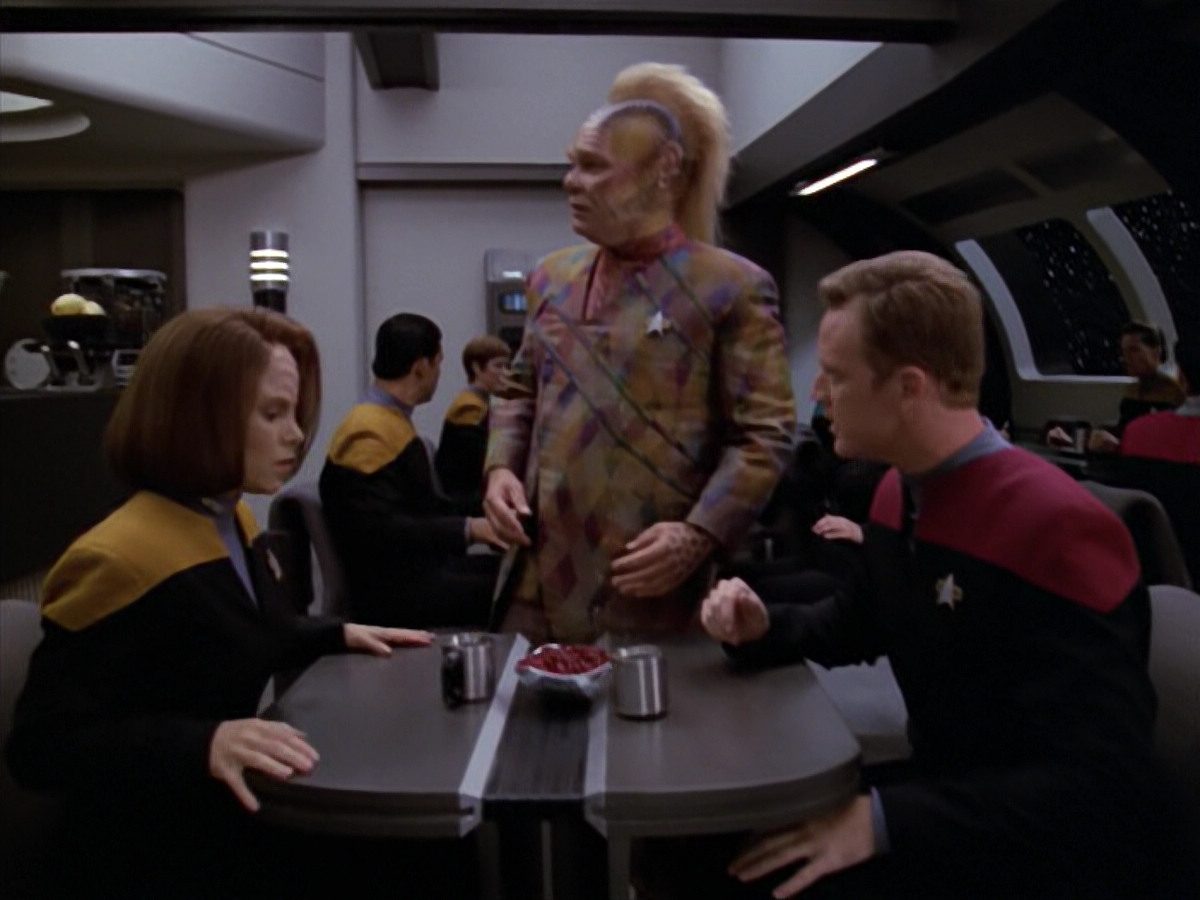 extant_StarTrek_VOY_5x08-NothingHuman_00233.jpg