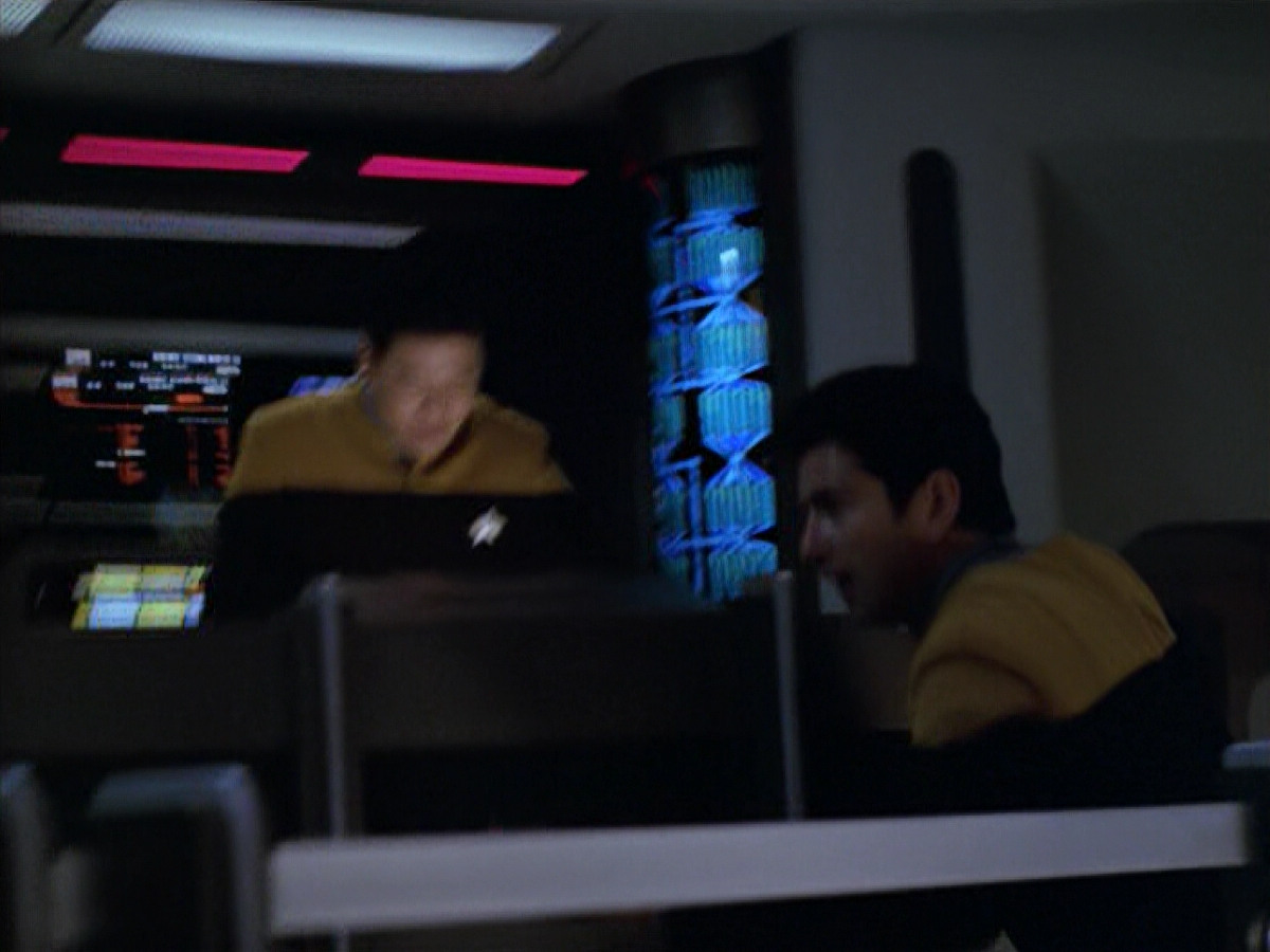 extant_StarTrek_VOY_5x08-NothingHuman_00242.jpg