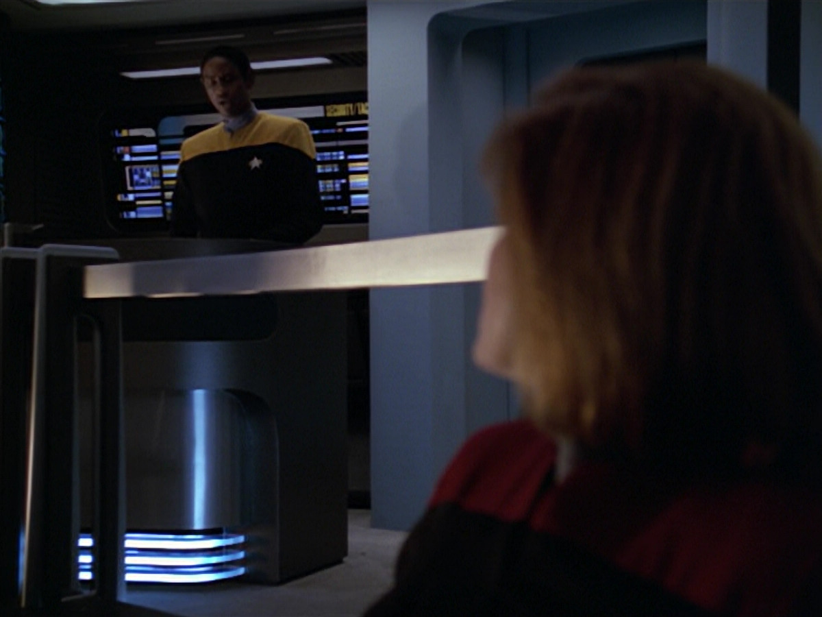 extant_StarTrek_VOY_5x08-NothingHuman_00434.jpg