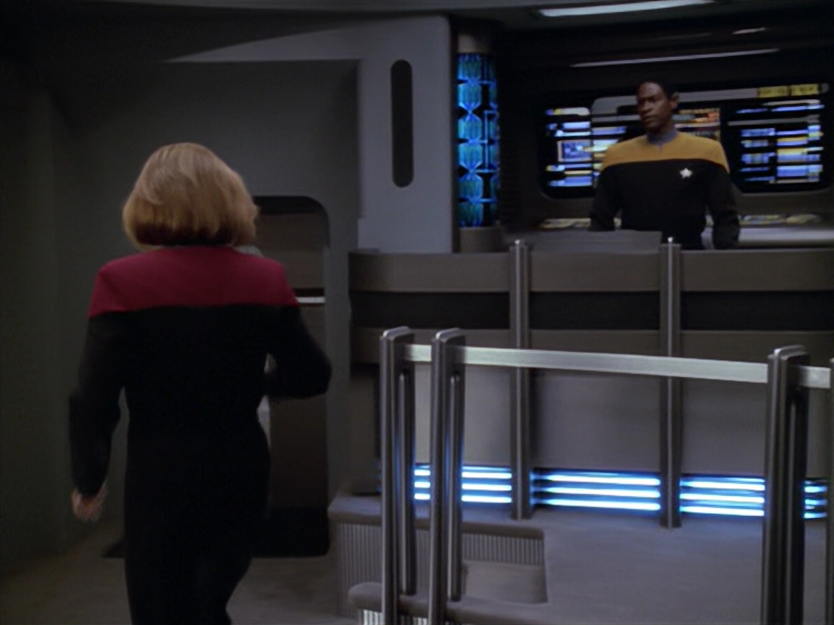 extant_StarTrek_VOY_5x08-NothingHuman_00539.jpg
