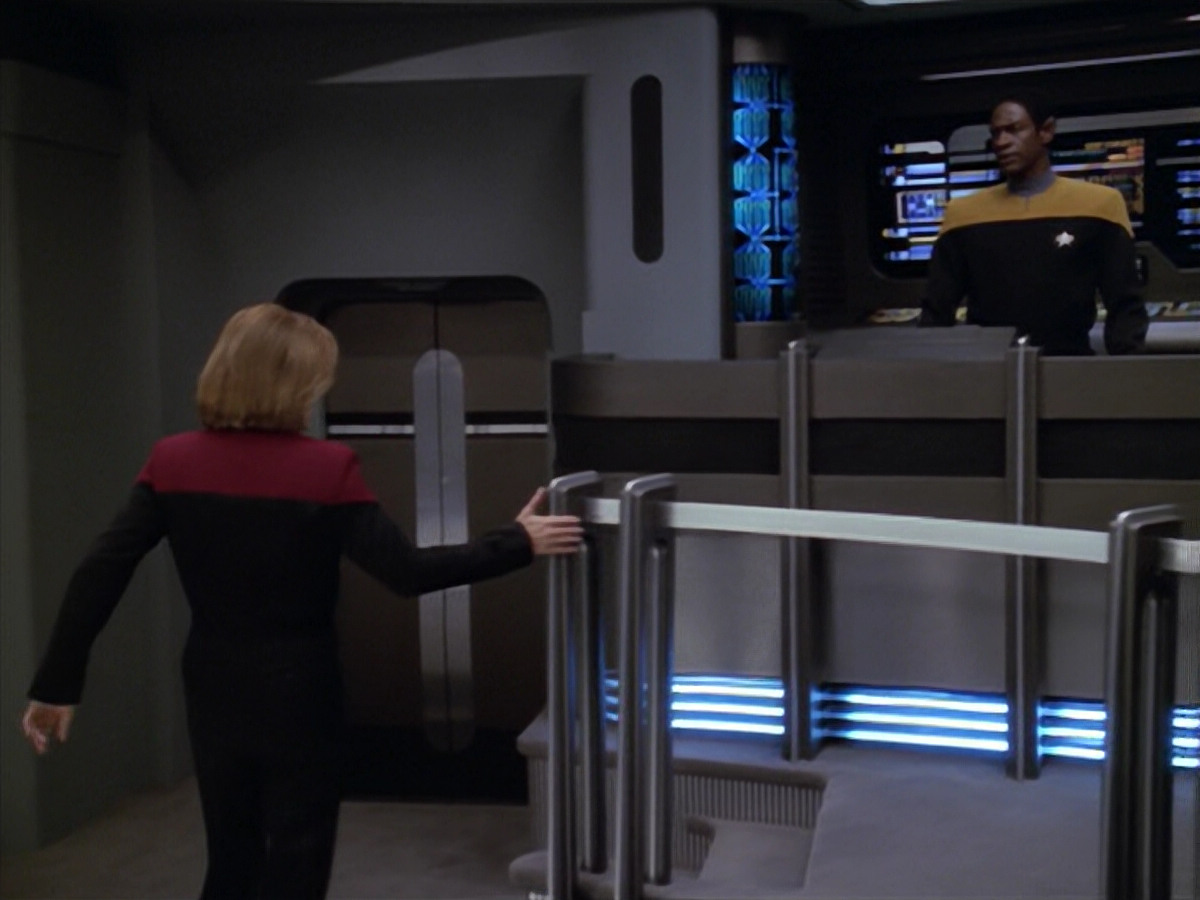 extant_StarTrek_VOY_5x08-NothingHuman_00540.jpg