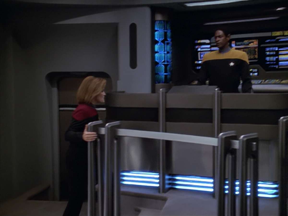extant_StarTrek_VOY_5x08-NothingHuman_00541.jpg
