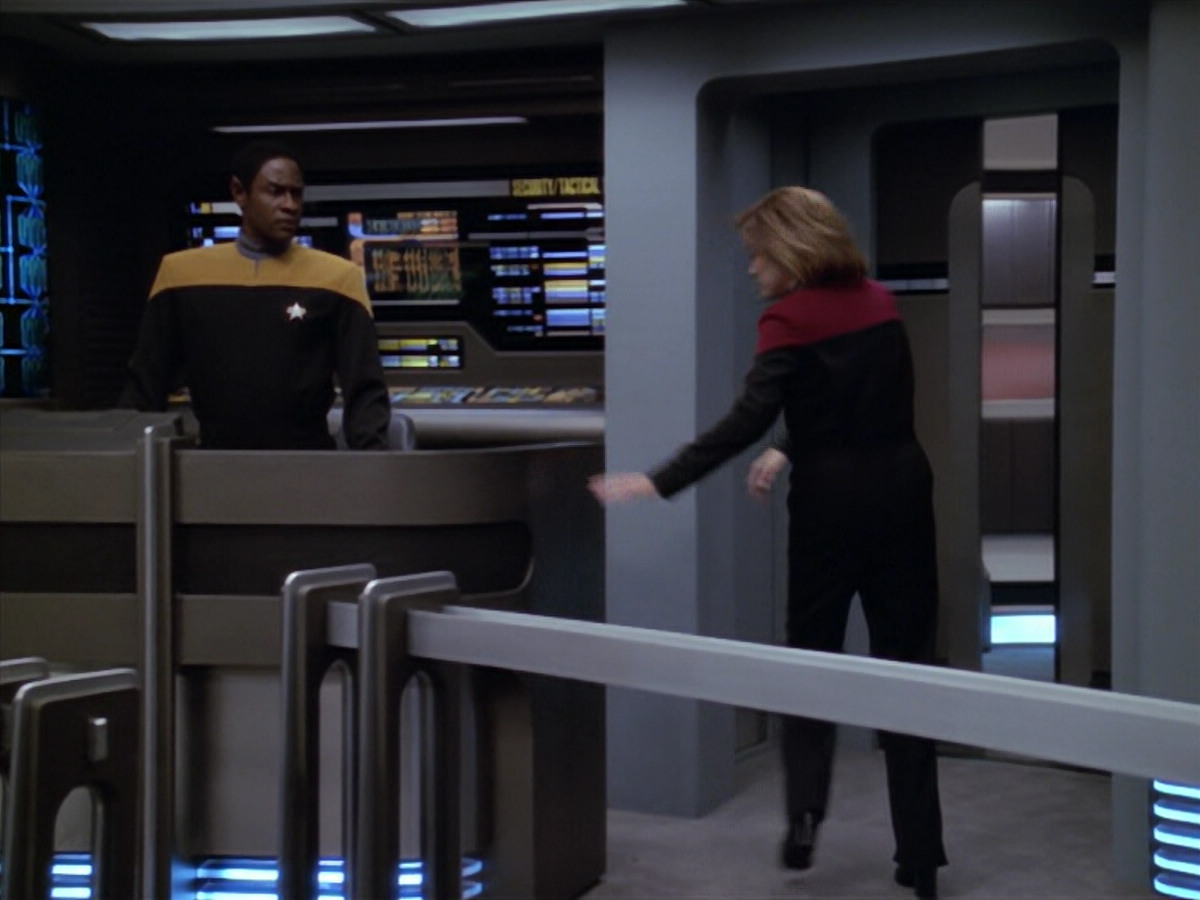 extant_StarTrek_VOY_5x08-NothingHuman_00545.jpg