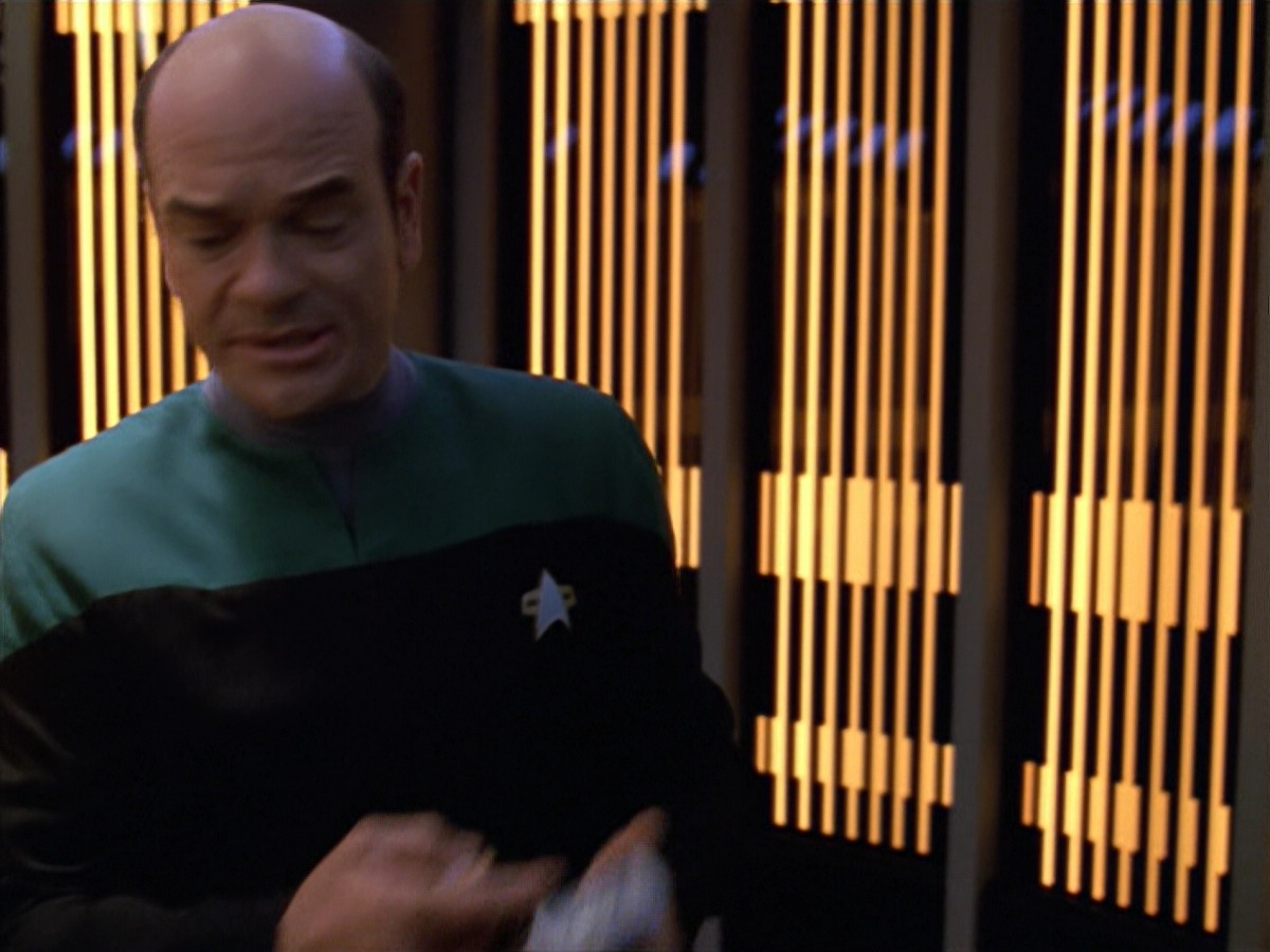 extant_StarTrek_VOY_5x08-NothingHuman_00557.jpg