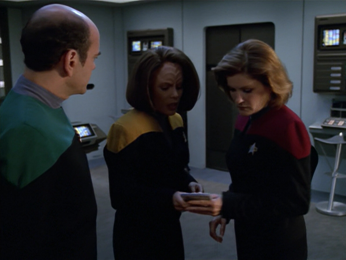 extant_StarTrek_VOY_5x08-NothingHuman_00567.jpg