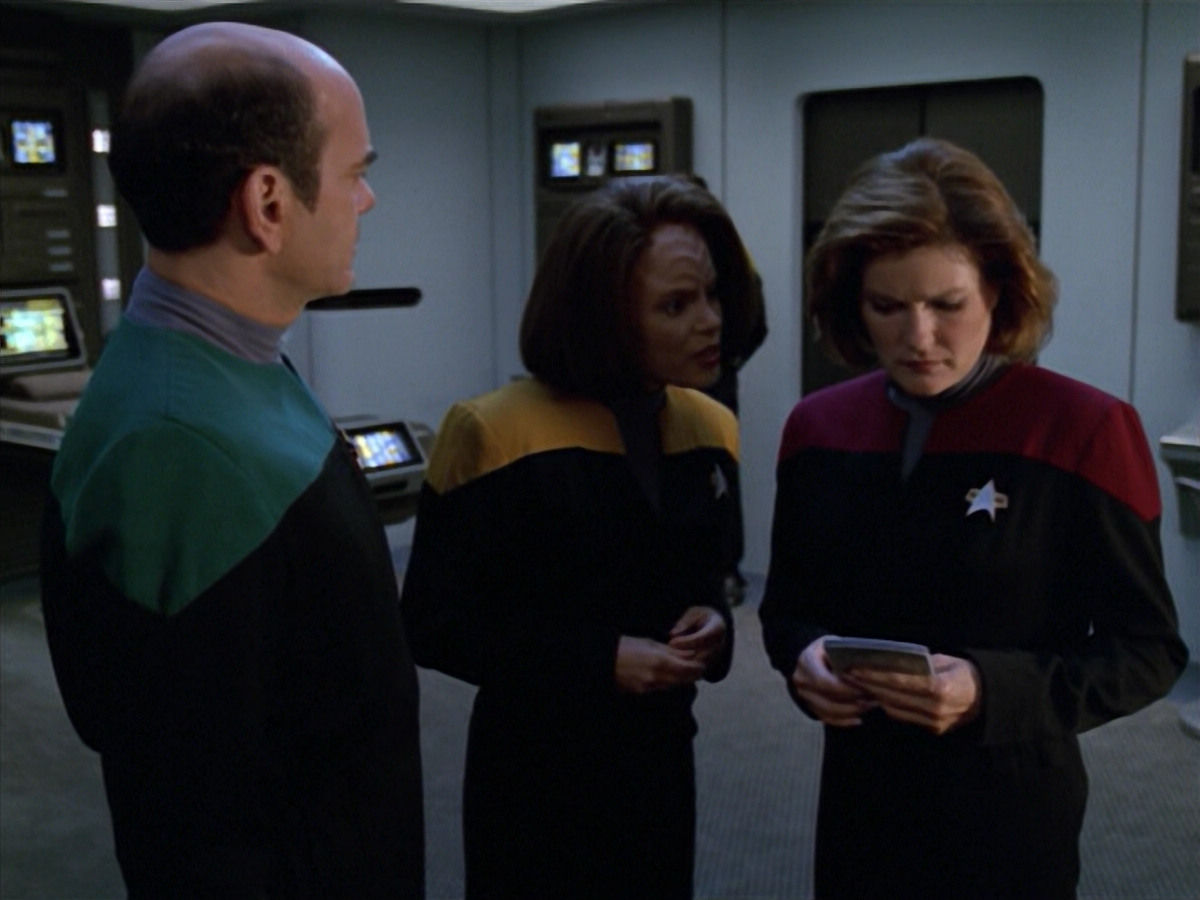 extant_StarTrek_VOY_5x08-NothingHuman_00571.jpg