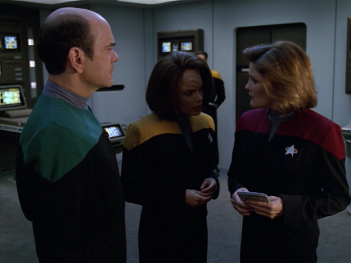 extant_StarTrek_VOY_5x08-NothingHuman_00573.jpg